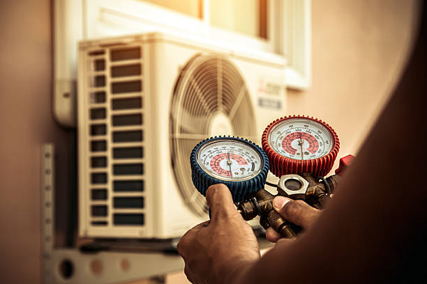 Professional Hvac technician working in Kearney, NE
